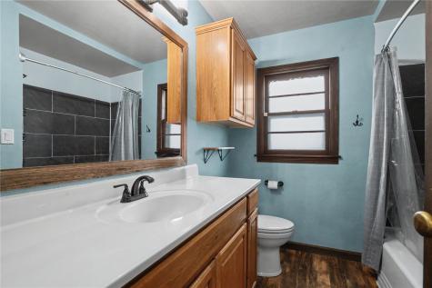 1125 J Avenue NW Cedar Rapids IA 52405