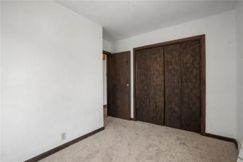 1125 J Avenue NW Cedar Rapids IA 52405