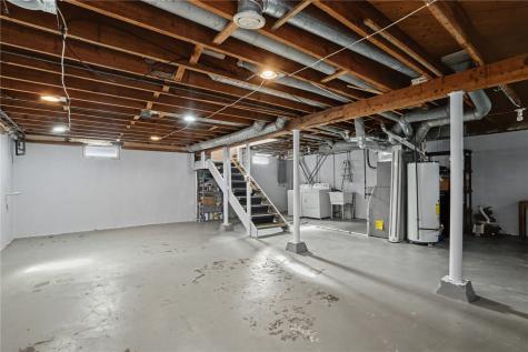 1125 J Avenue NW Cedar Rapids IA 52405