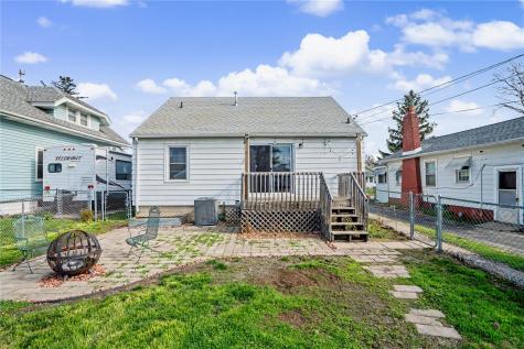 1125 J Avenue NW Cedar Rapids IA 52405