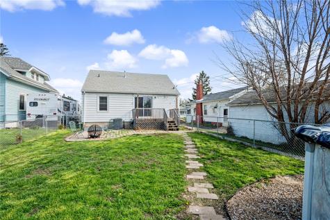 1125 J Avenue NW Cedar Rapids IA 52405