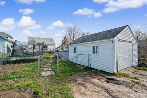 1125 J Avenue NW Cedar Rapids IA 52405