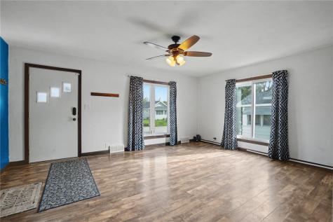 1125 J Avenue NW Cedar Rapids IA 52405
