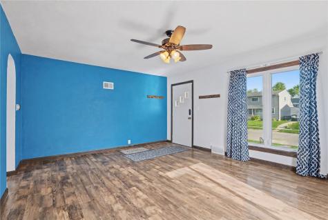 1125 J Avenue NW Cedar Rapids IA 52405