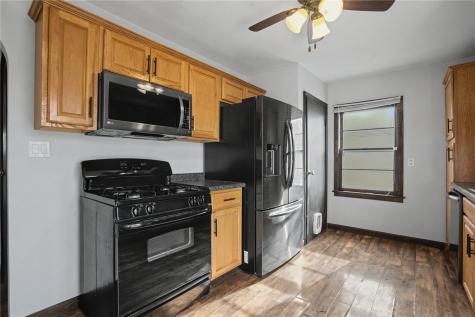 1125 J Avenue NW Cedar Rapids IA 52405