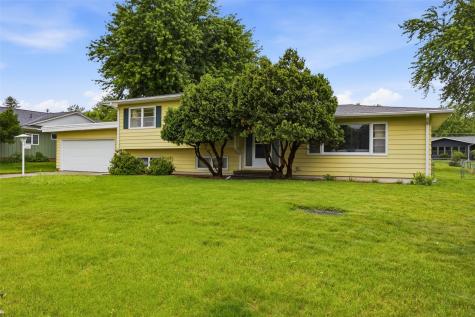 299 Red Fox Road SE Cedar Rapids IA 52403
