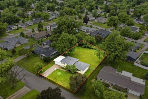299 Red Fox Road SE Cedar Rapids IA 52403