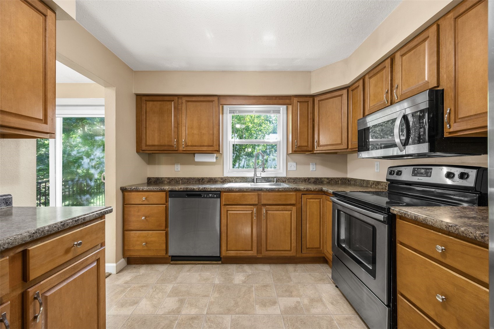 1004 Westwood Drive NW Cedar Rapids IA 52405