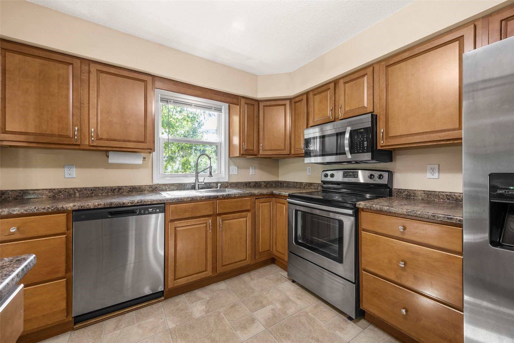 1004 Westwood Drive NW Cedar Rapids IA 52405
