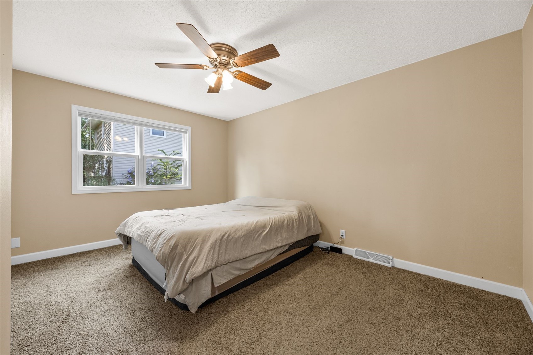 1004 Westwood Drive NW Cedar Rapids IA 52405
