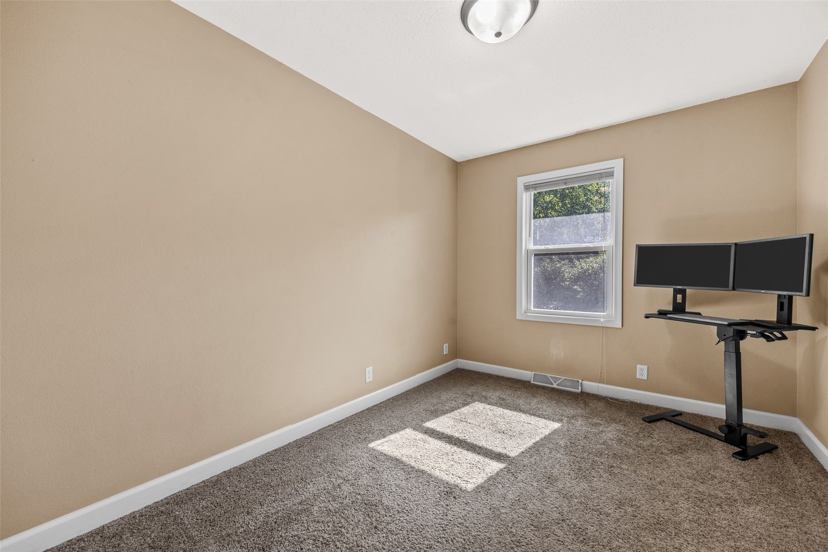 1004 Westwood Drive NW Cedar Rapids IA 52405