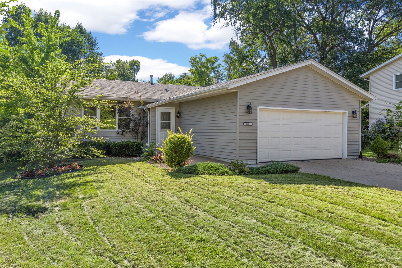 1004 Westwood Drive NW Cedar Rapids IA 52405