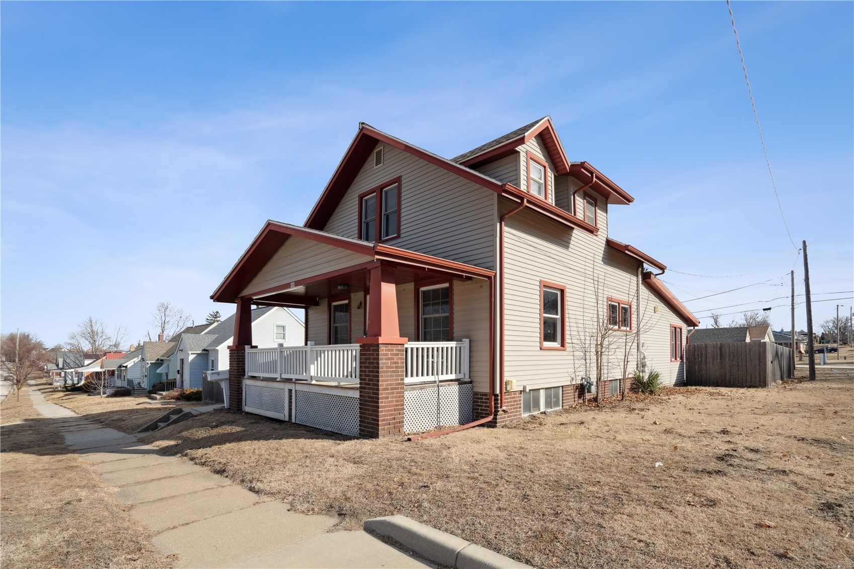 2021 Hamilton Street SW Cedar Rapids IA 52404