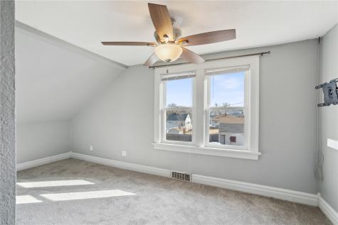 2021 Hamilton Street SW Cedar Rapids IA 52404