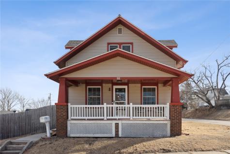 2021 Hamilton Street SW Cedar Rapids IA 52404
