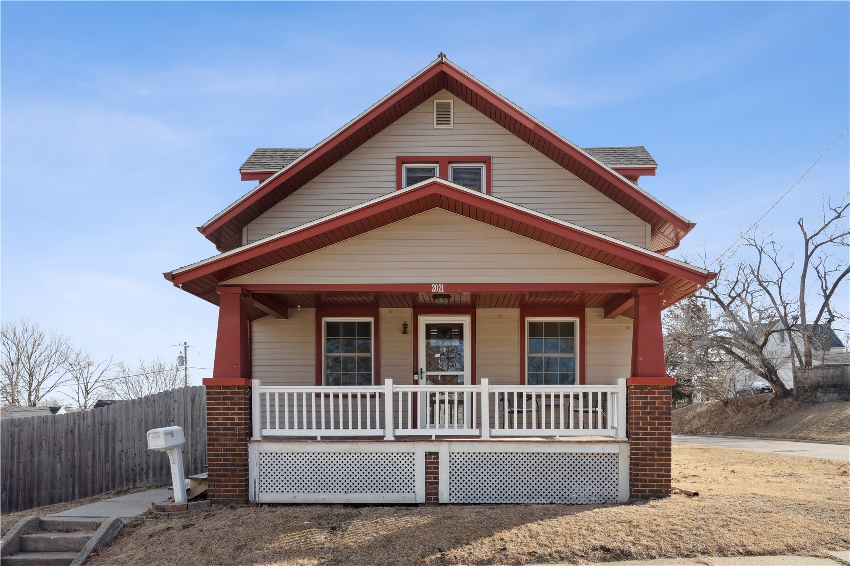 2021 Hamilton Street SW Cedar Rapids IA 52404