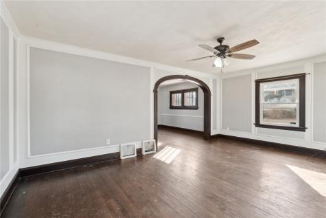 2021 Hamilton Street SW Cedar Rapids IA 52404
