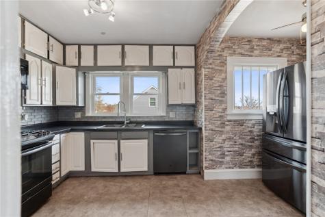 2021 Hamilton Street SW Cedar Rapids IA 52404