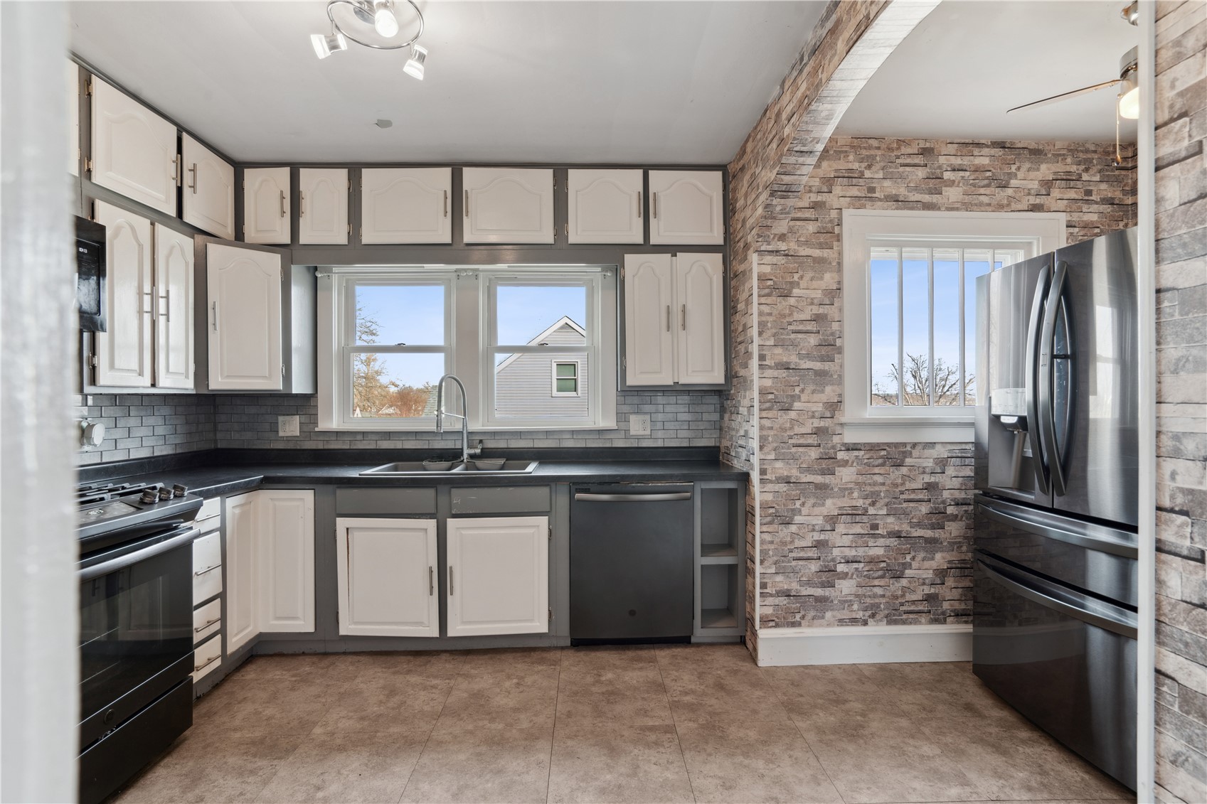 2021 Hamilton Street SW Cedar Rapids IA 52404