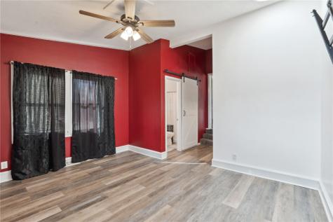 2021 Hamilton Street SW Cedar Rapids IA 52404