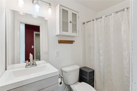 2021 Hamilton Street SW Cedar Rapids IA 52404