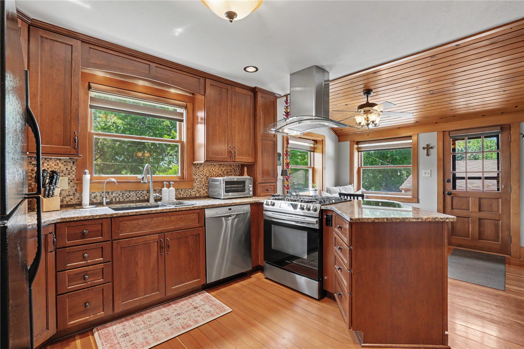 402 3rd Avenue SW Mt Vernon IA 52314