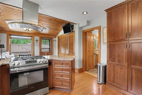 402 3rd Avenue SW Mt Vernon IA 52314