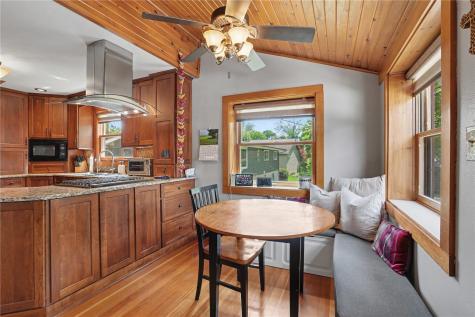 402 3rd Avenue SW Mt Vernon IA 52314