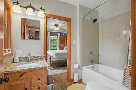 402 3rd Avenue SW Mt Vernon IA 52314