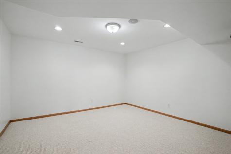 130 Bluff Drive Fairfax IA 52228