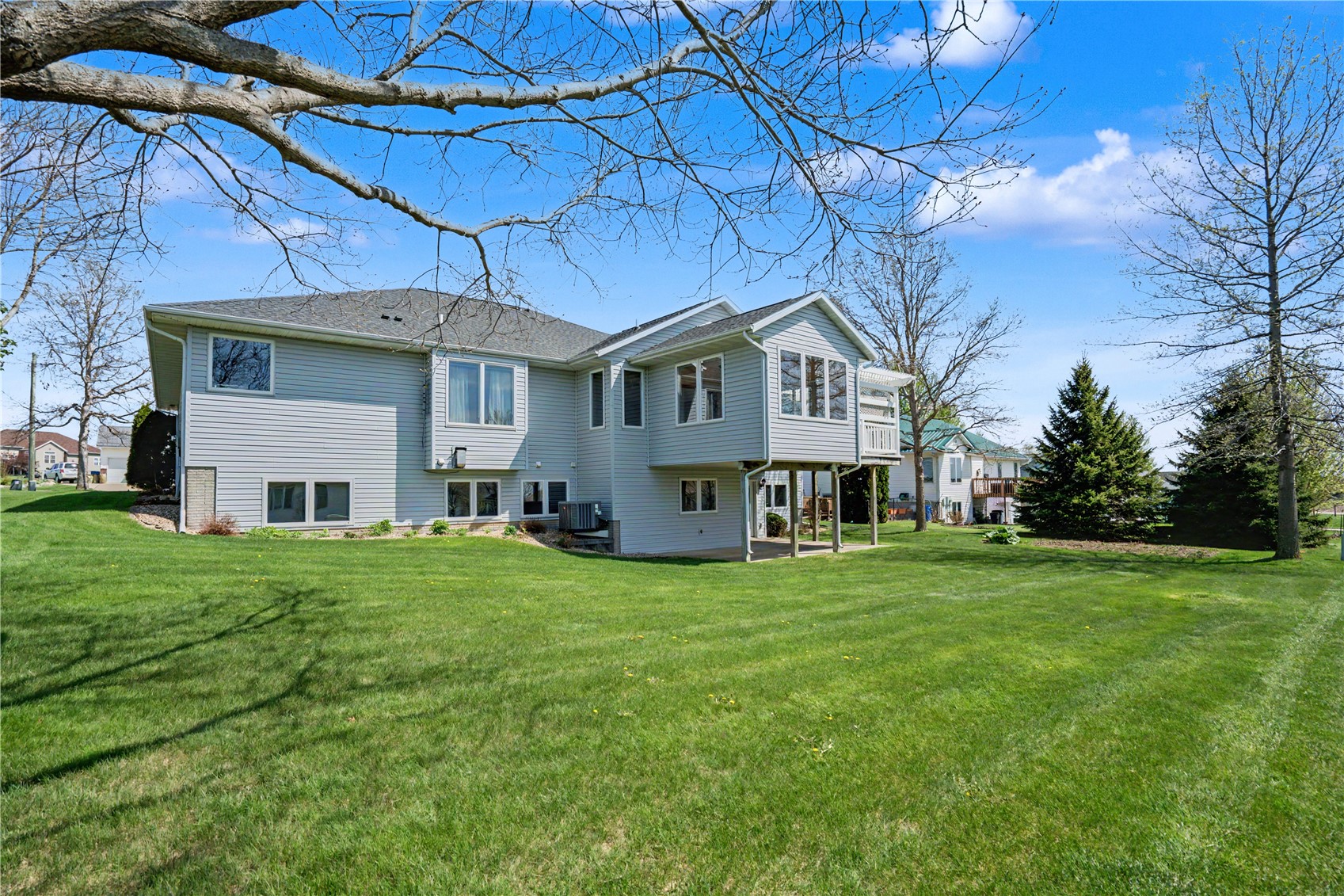 130 Bluff Drive Fairfax IA 52228