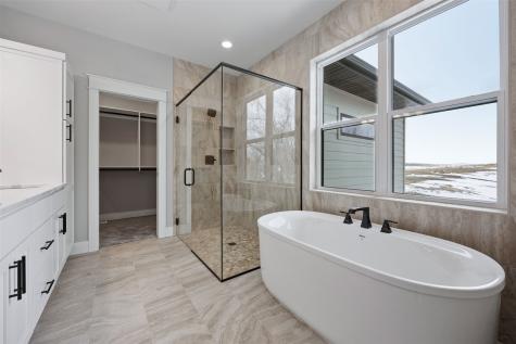 170 Pleasant Hill Drive NW Swisher IA 52338
