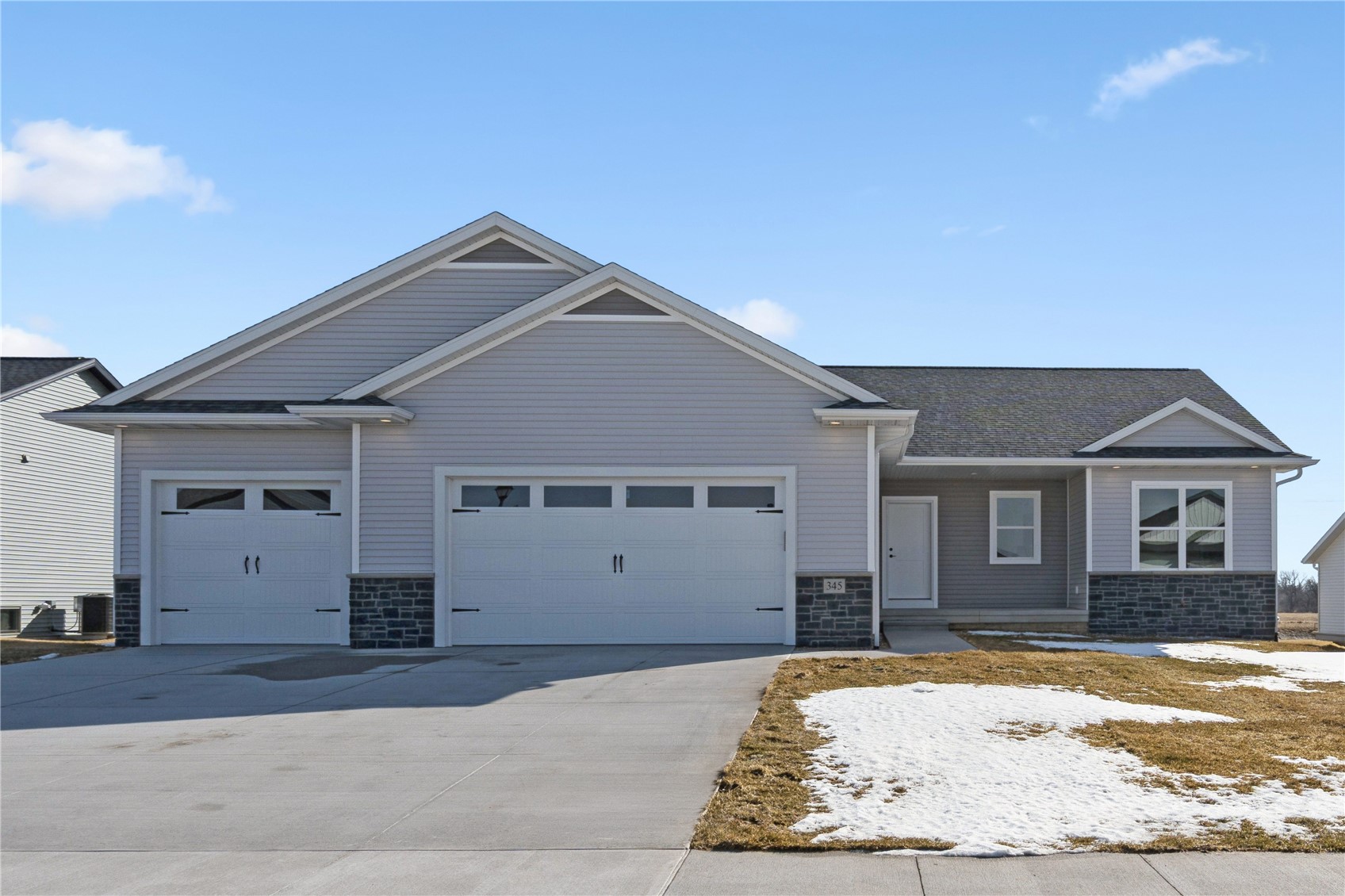 345 Dutch Drive Robins IA 52328
