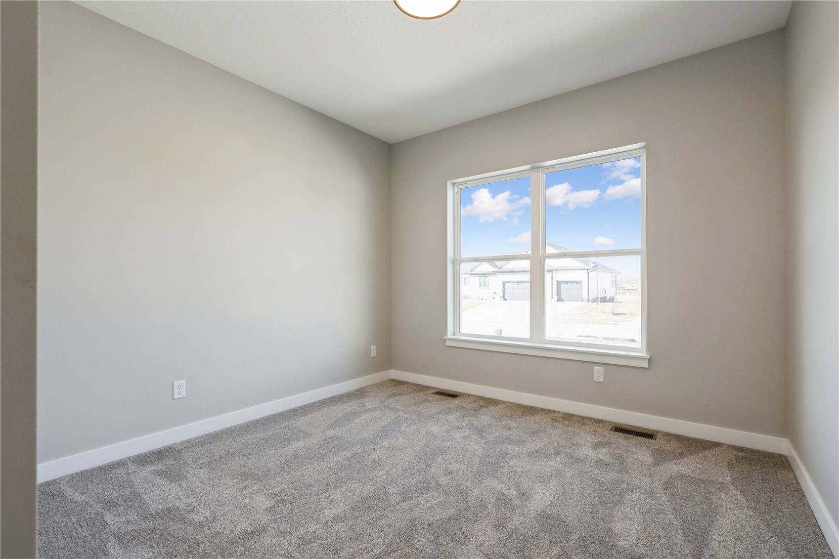 345 Dutch Drive Robins IA 52328