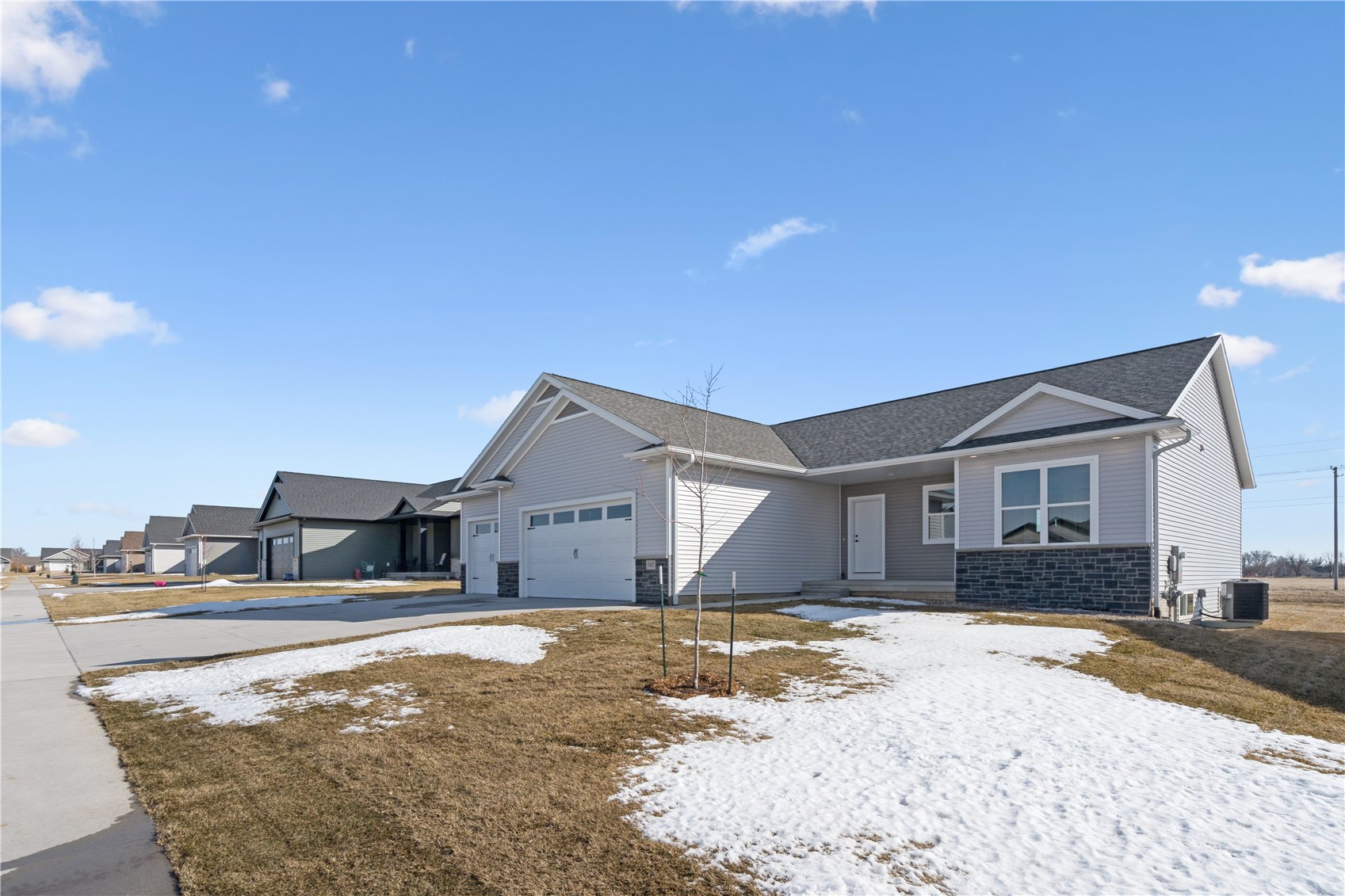 345 Dutch Drive Robins IA 52328