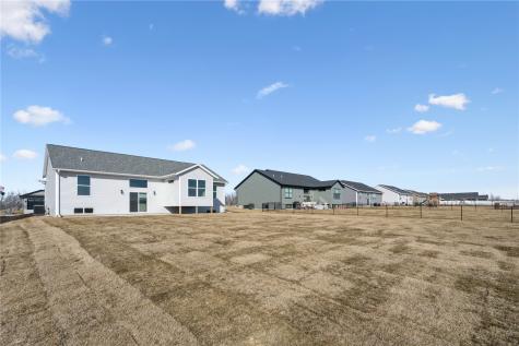 345 Dutch Drive Robins IA 52328