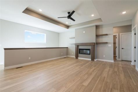 345 Dutch Drive Robins IA 52328
