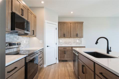 345 Dutch Drive Robins IA 52328
