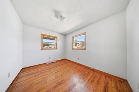 203 10th Avenue Hiawatha IA 52233