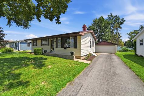 203 10th Avenue Hiawatha IA 52233