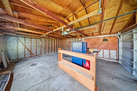 203 10th Avenue Hiawatha IA 52233