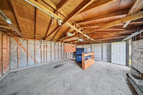 203 10th Avenue Hiawatha IA 52233