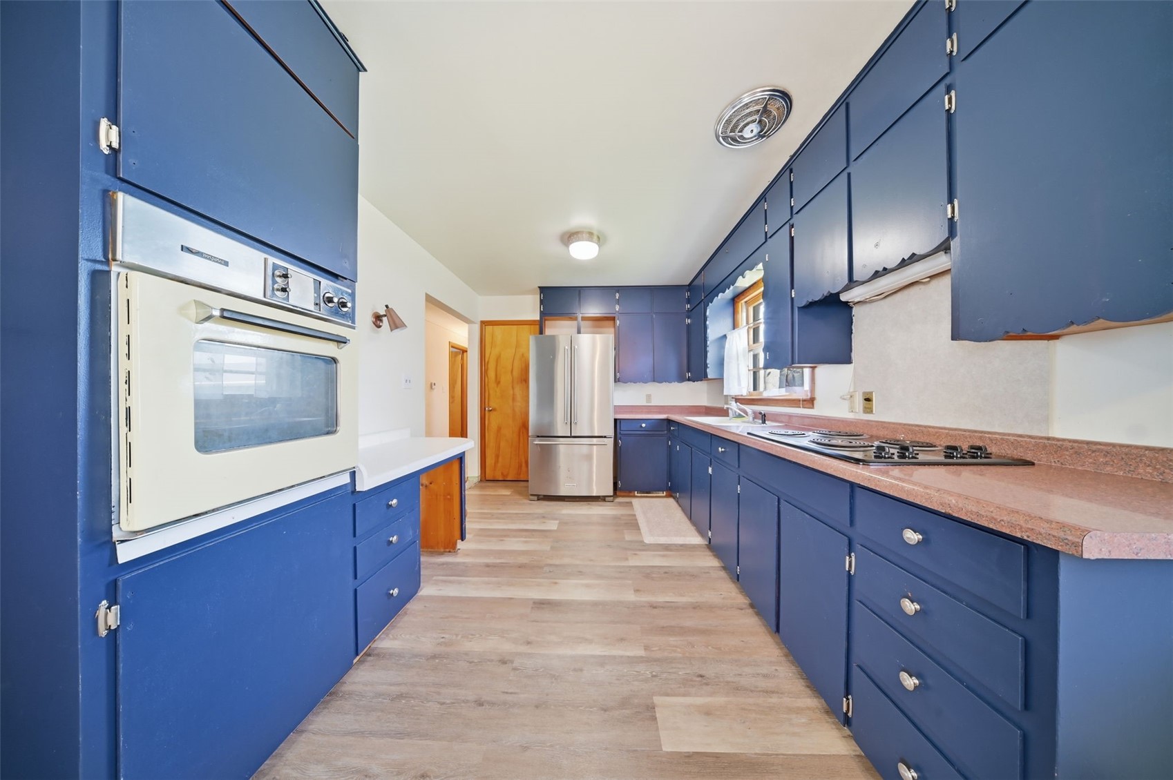 203 10th Avenue Hiawatha IA 52233