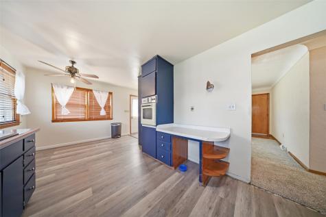 203 10th Avenue Hiawatha IA 52233