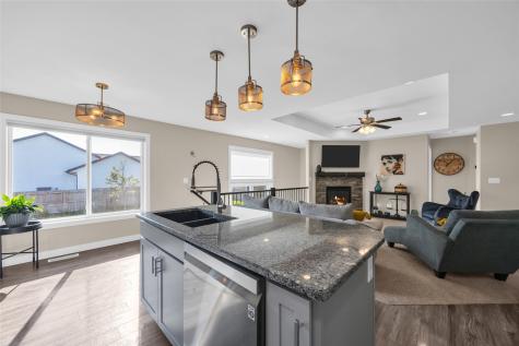 2239 Crestwood Lane Marion IA 50648