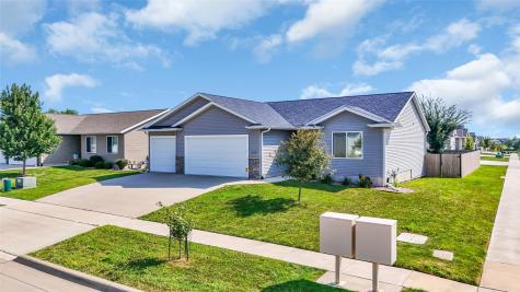 2239 Crestwood Lane Marion IA 50648
