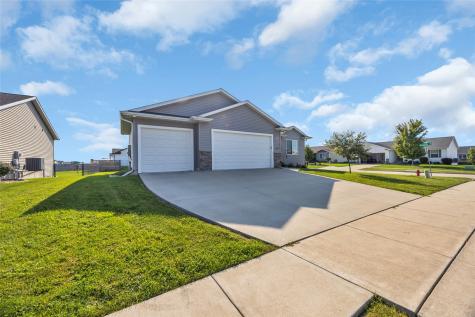 2239 Crestwood Lane Marion IA 50648