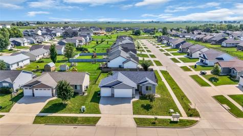 2239 Crestwood Lane Marion IA 50648