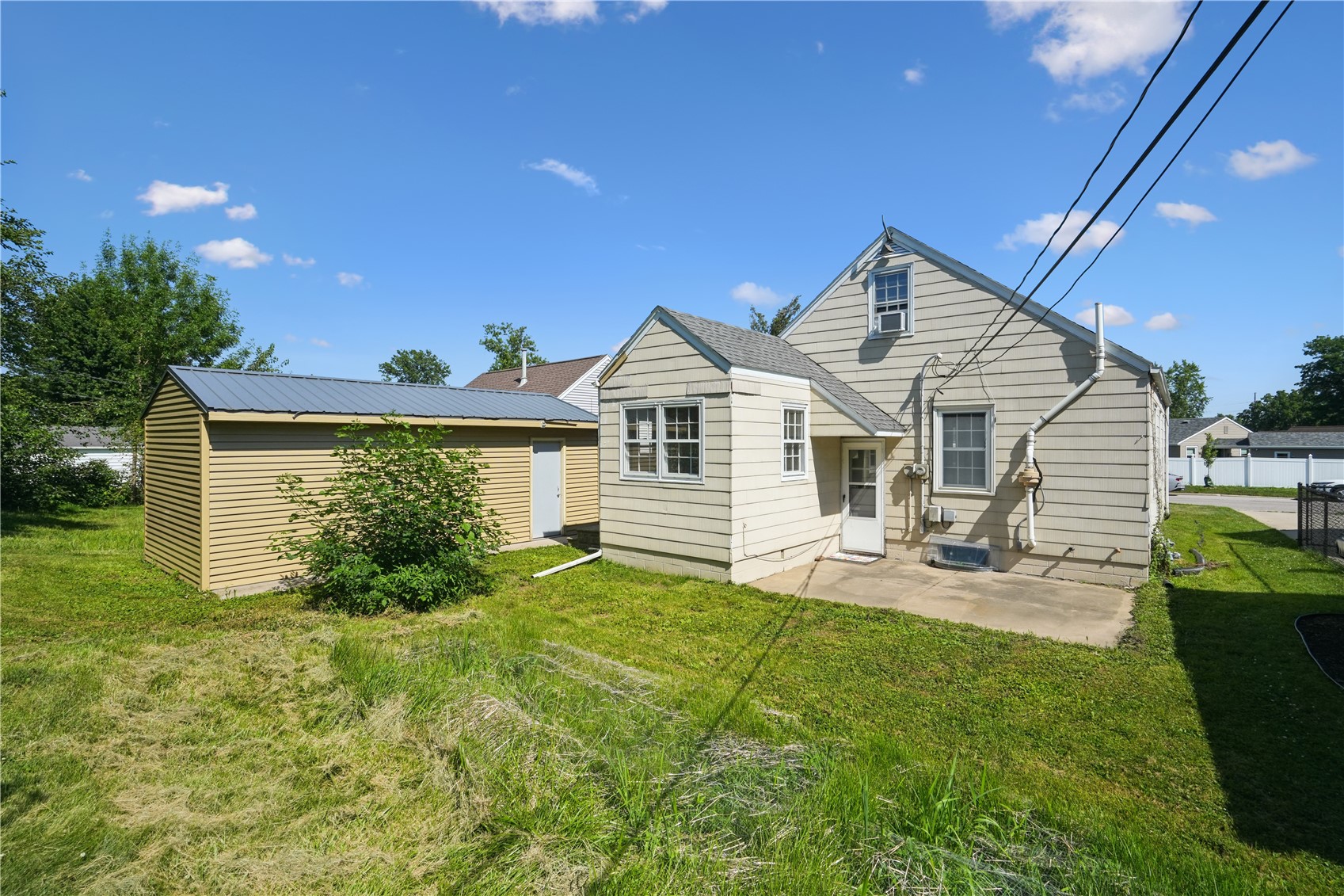 1824 Chandler Street SW Cedar Rapids IA 52404