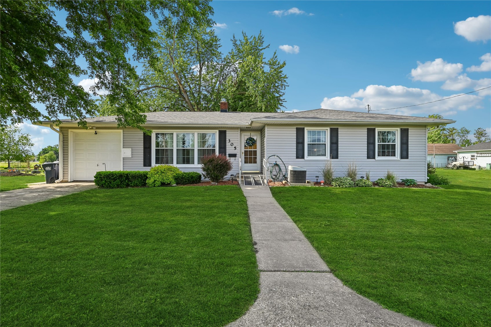 305 Main Street Palo IA 52324